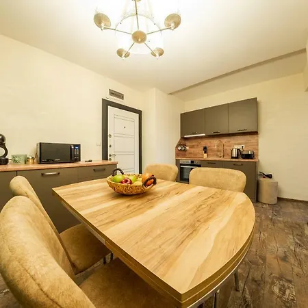 Crown Life Appartement *