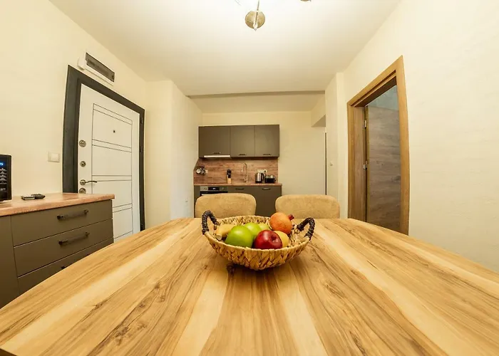 Crown Life Apartamento *