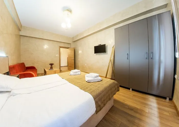 Crown Life Apartamento *