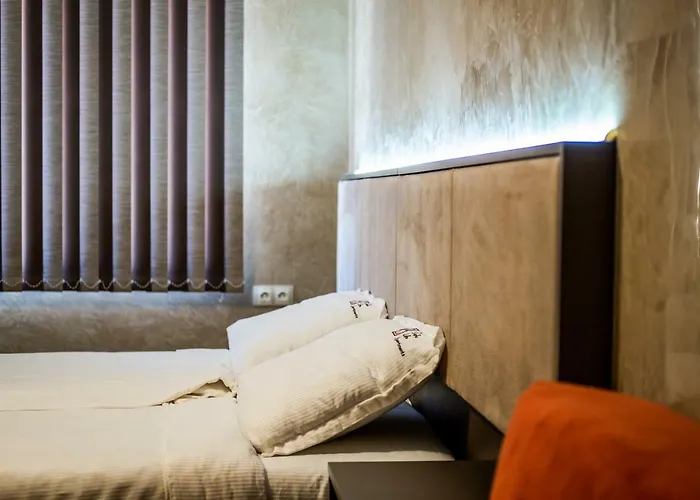 Crown Life סופיה